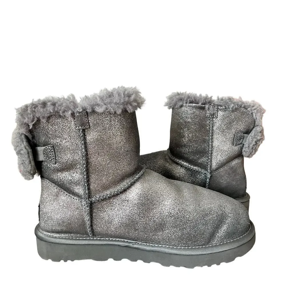 UGG features twin